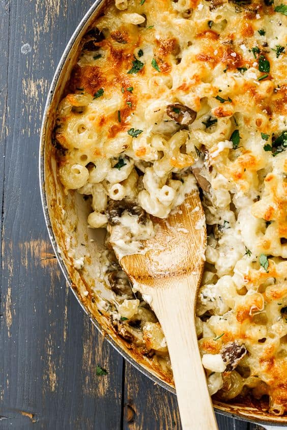 Creamy mushroom pasta bake