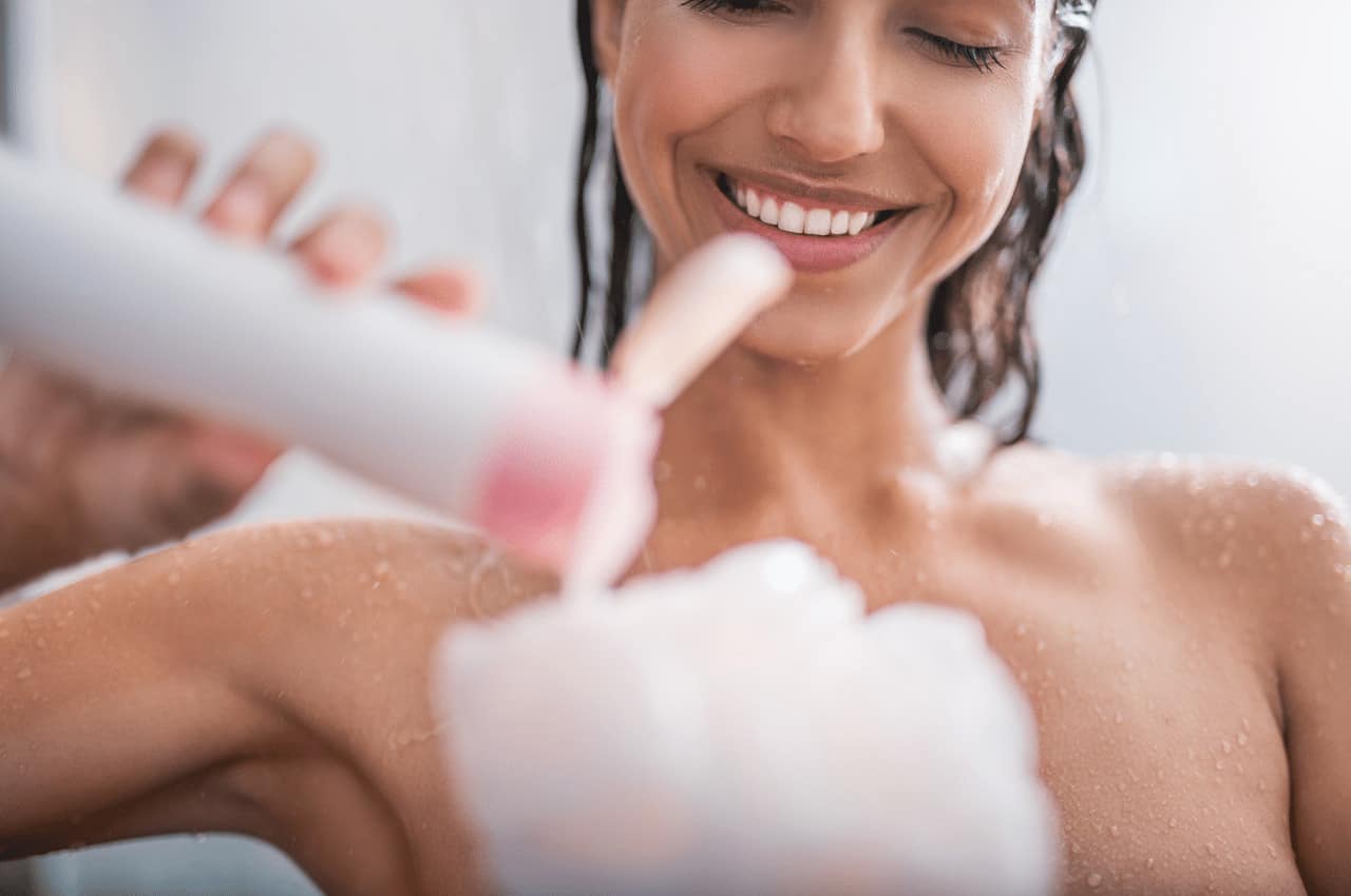 6 Best Body Washes, According to Dermatologists (2022 Update)