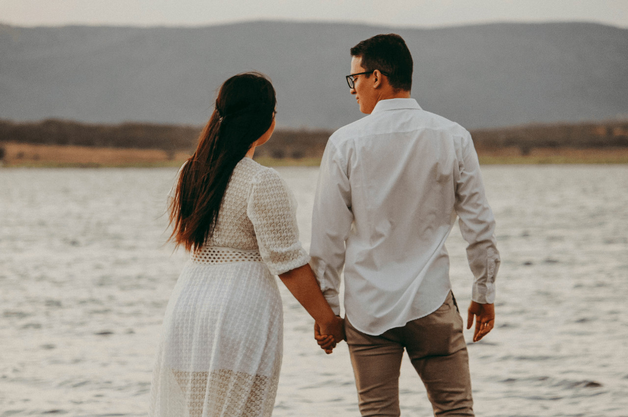 Why Can’t I Manifest a Relationship? (4 Reasons Why)