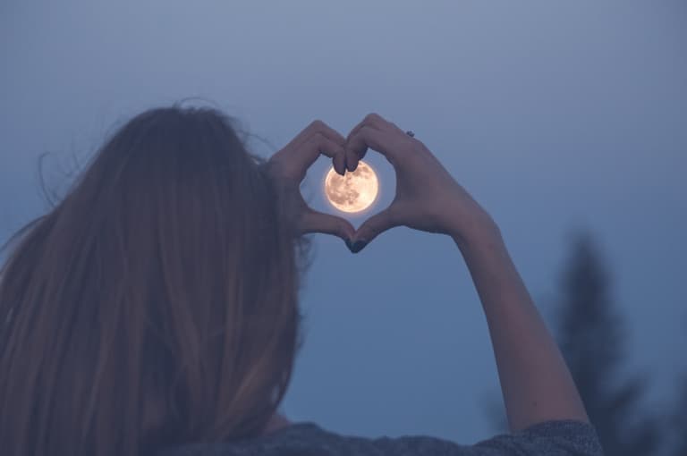 5. Repeat your desire in the moonlight