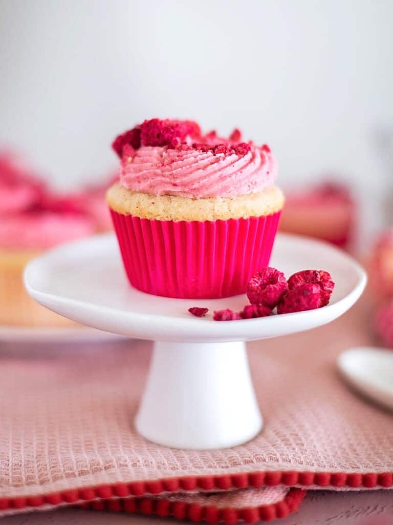 Raspberry Cream Cupcakes